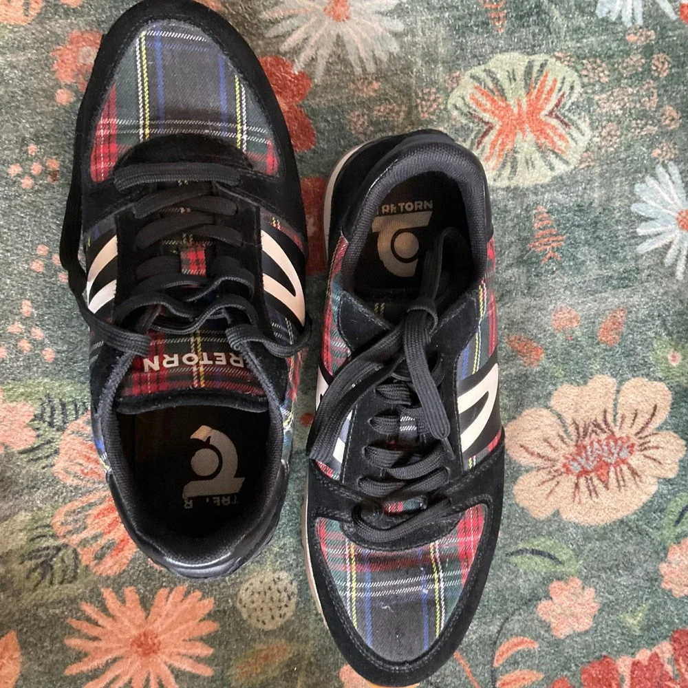 Tretorn Loyola 2 Sneakers Womens 9 Black Red Plaid Suede Low Top WTLOYOLA2